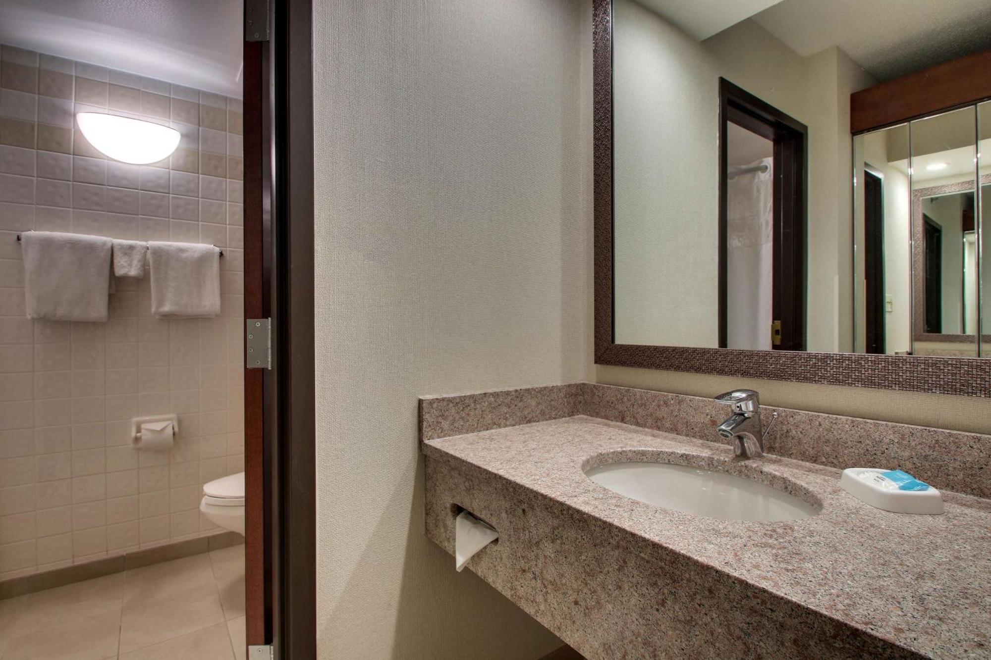 Drury Inn & Suites Bowling Green Bagian luar foto
