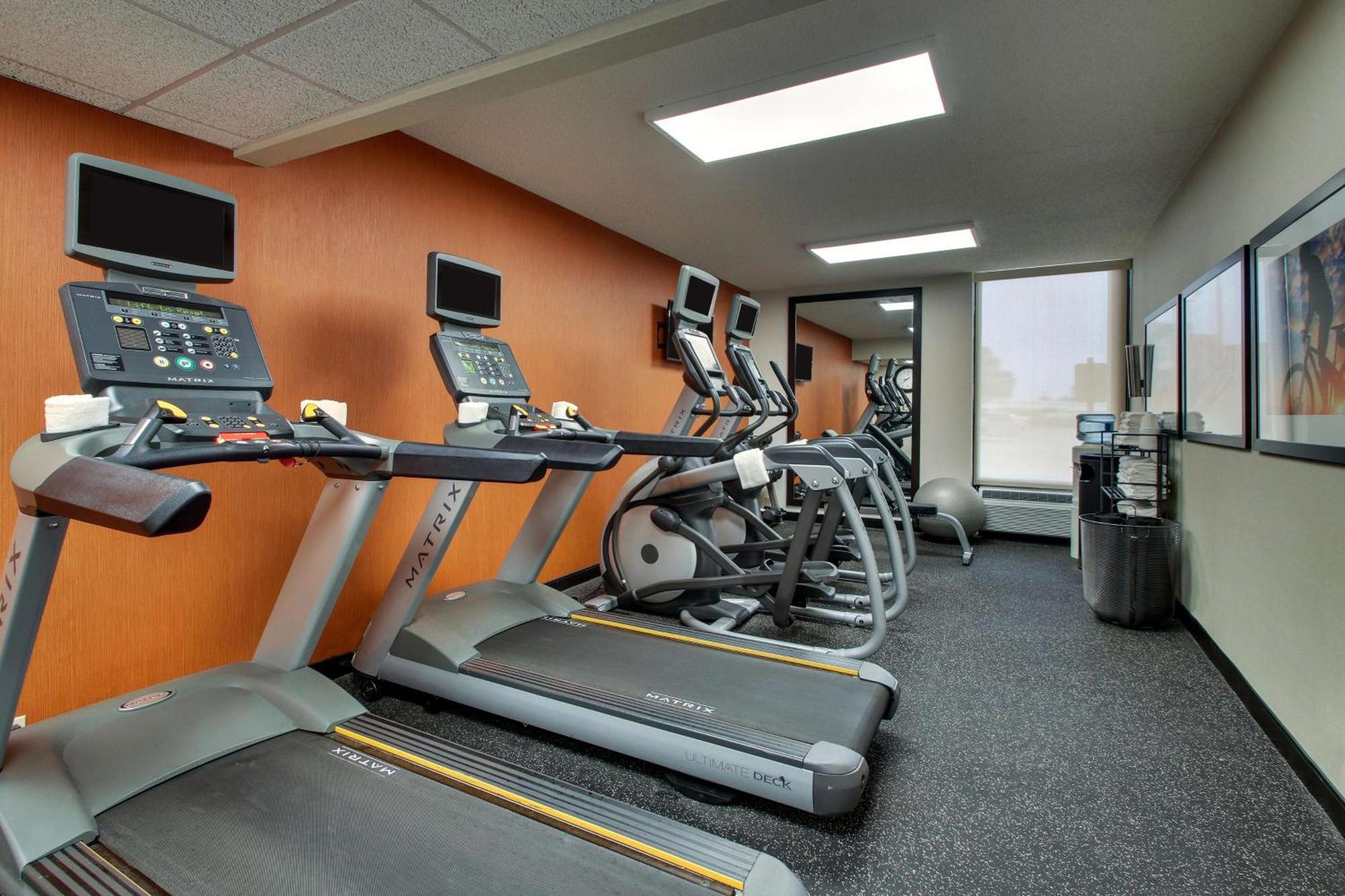 Drury Inn & Suites Bowling Green Bagian luar foto